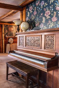 Frisco Lodge Piano